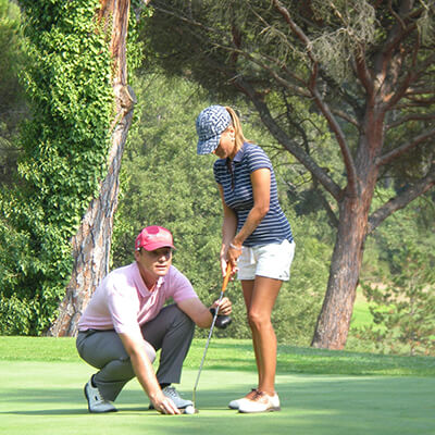 Golf lessons during a hotel stay in the PACA region